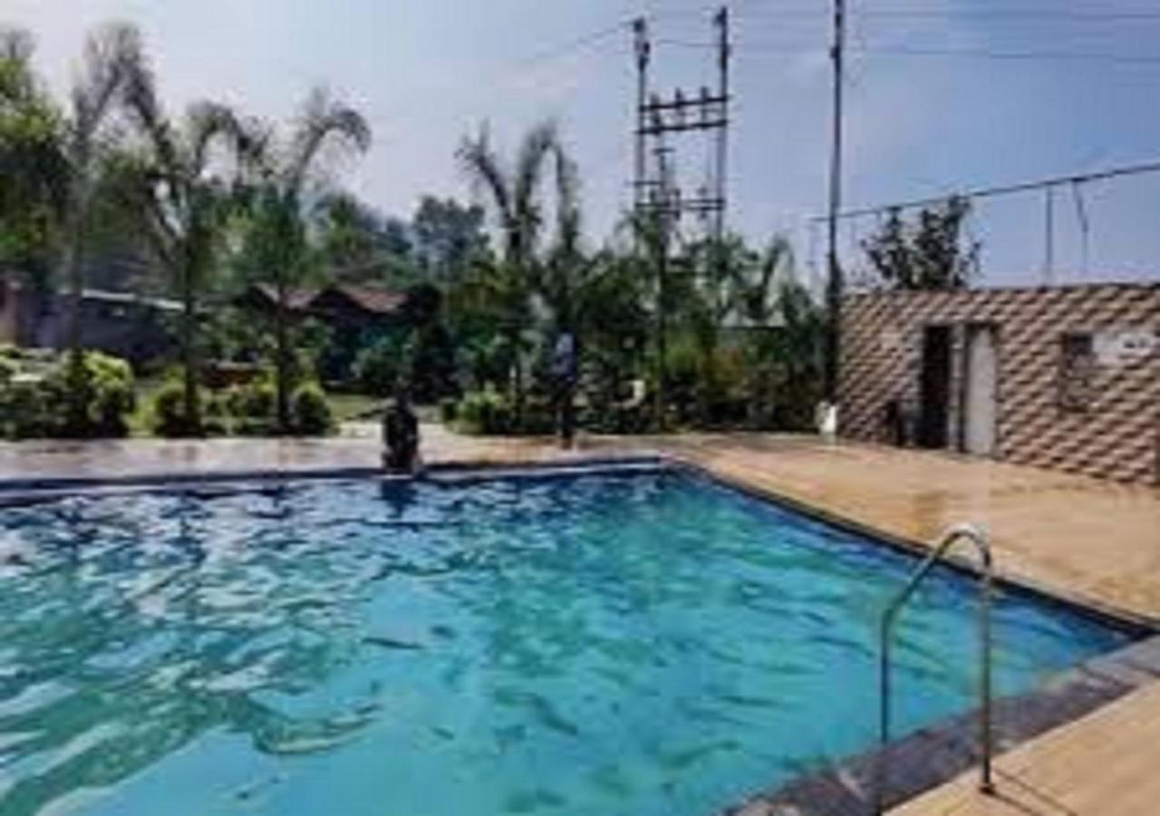 Hotel Metro Palace Resort Karjat Extérieur photo