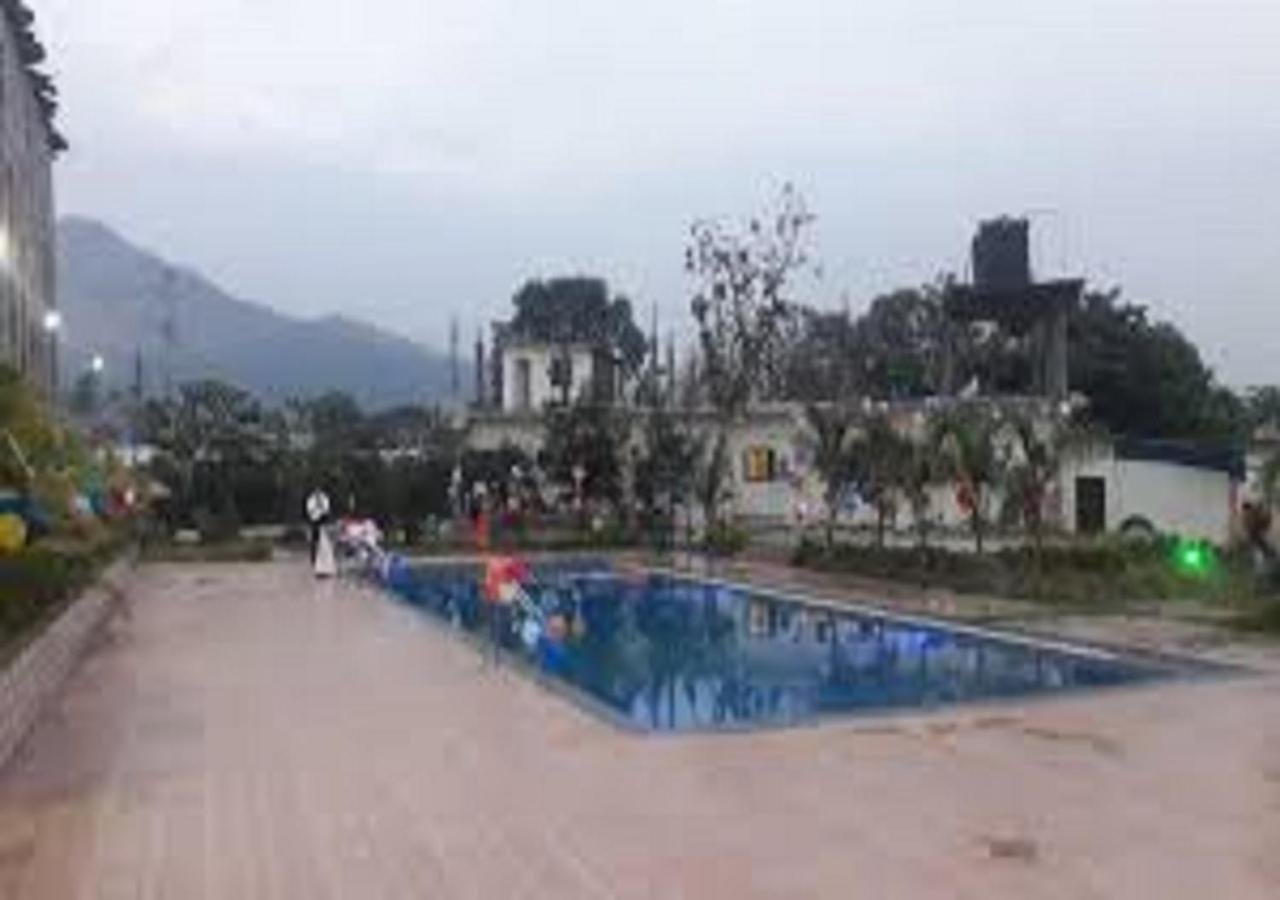 Hotel Metro Palace Resort Karjat Extérieur photo