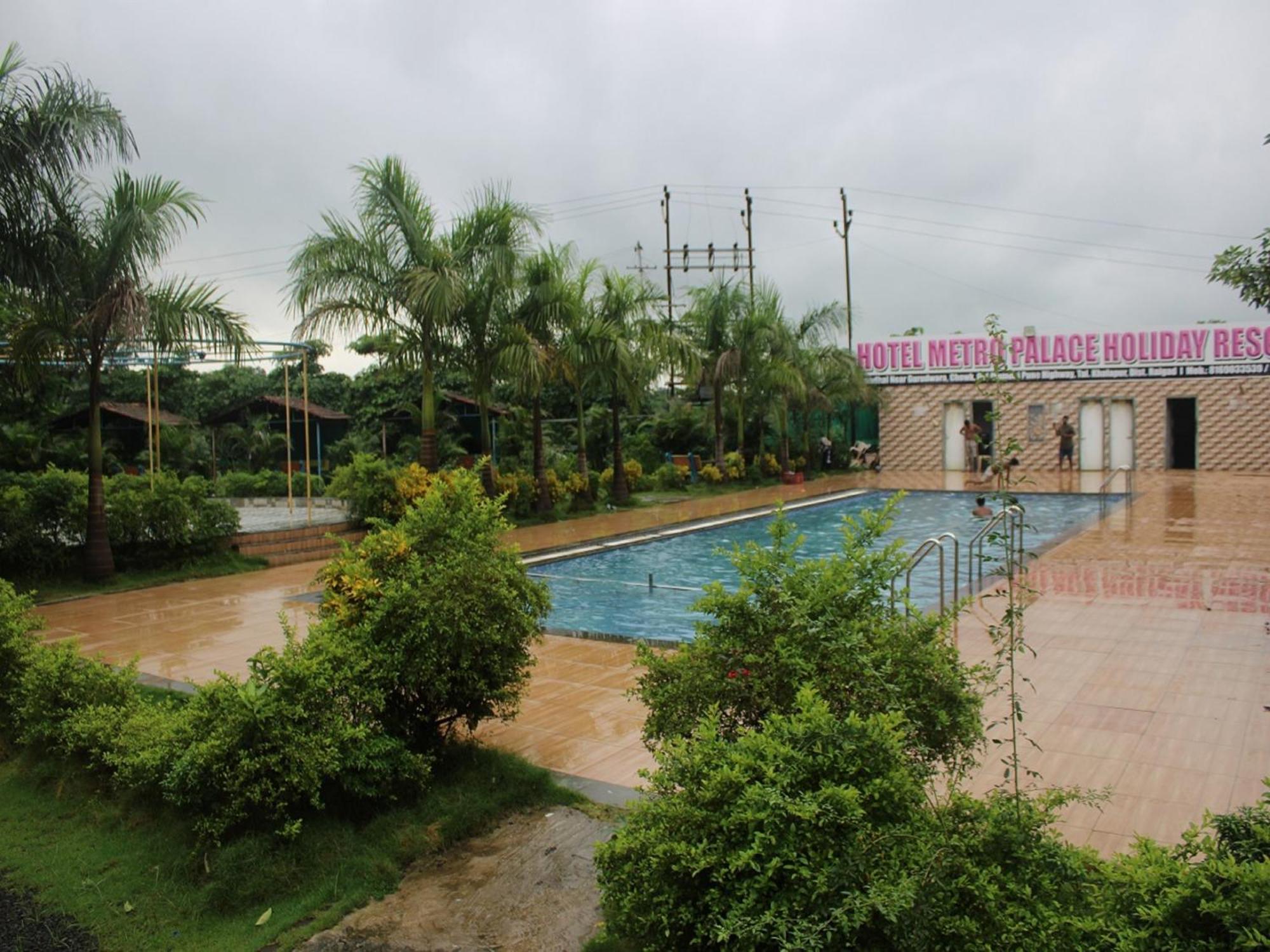 Hotel Metro Palace Resort Karjat Extérieur photo