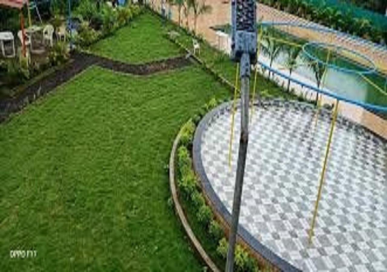 Hotel Metro Palace Resort Karjat Extérieur photo