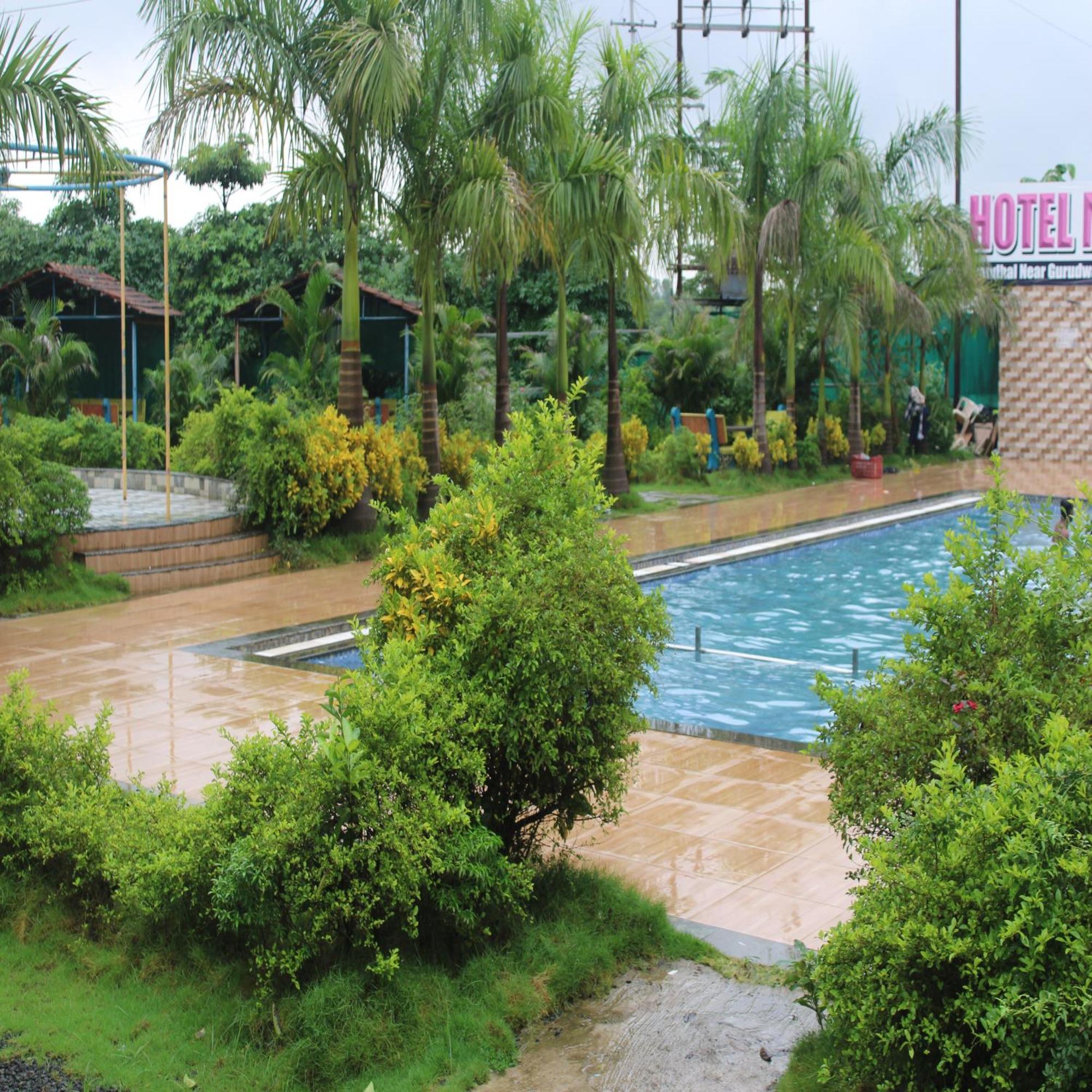 Hotel Metro Palace Resort Karjat Extérieur photo