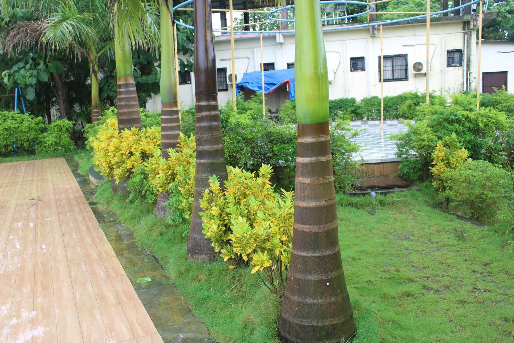 Hotel Metro Palace Resort Karjat Extérieur photo