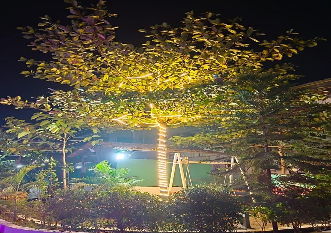 Hotel Metro Palace Resort Karjat Extérieur photo