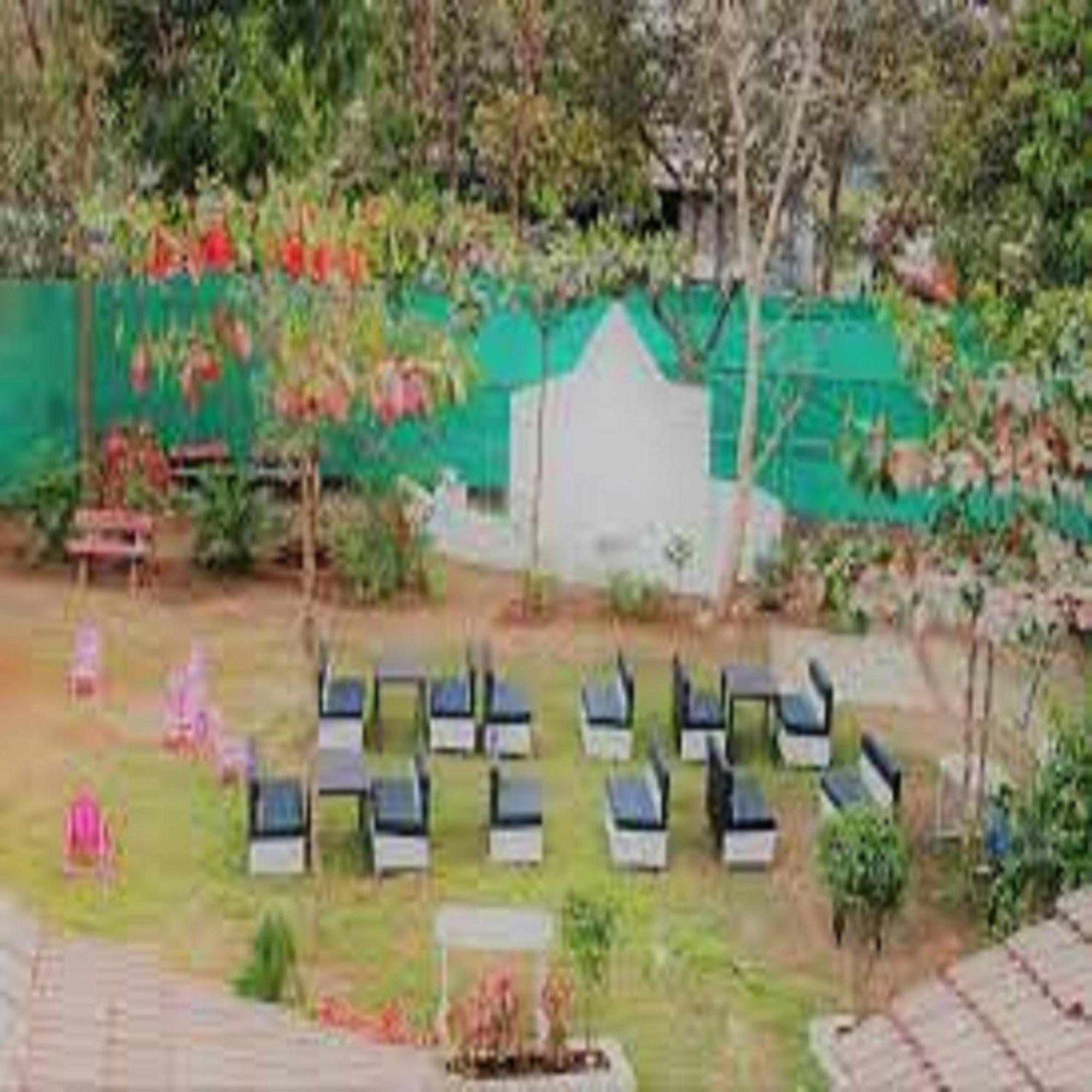 Hotel Metro Palace Resort Karjat Extérieur photo